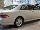 Toyota Crown Royal XIII (S200, facelift 2010) 2.5 i-Four V6 24V (203 Hp) 4WD Automatic